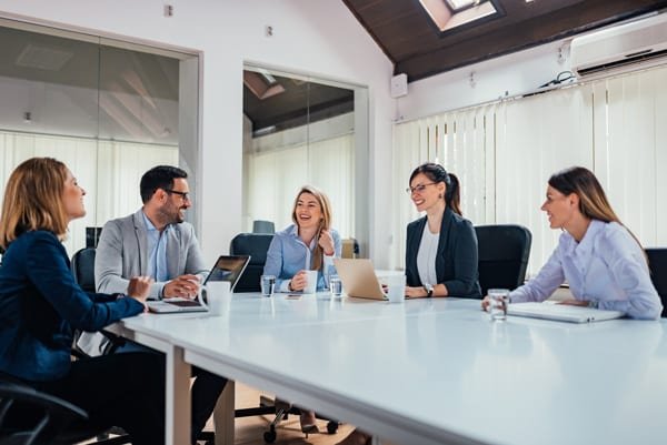 Brilliant-Blog_5-Ways-to-Conduct-Effective-Finance-Team-Meetings2 Chartered Financial Analysts helping companies in 2025 financial planning