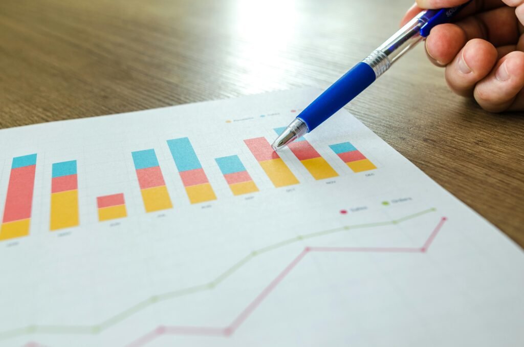 pexels-goumbik-590020 financial reports reviewed by the best financial advisors